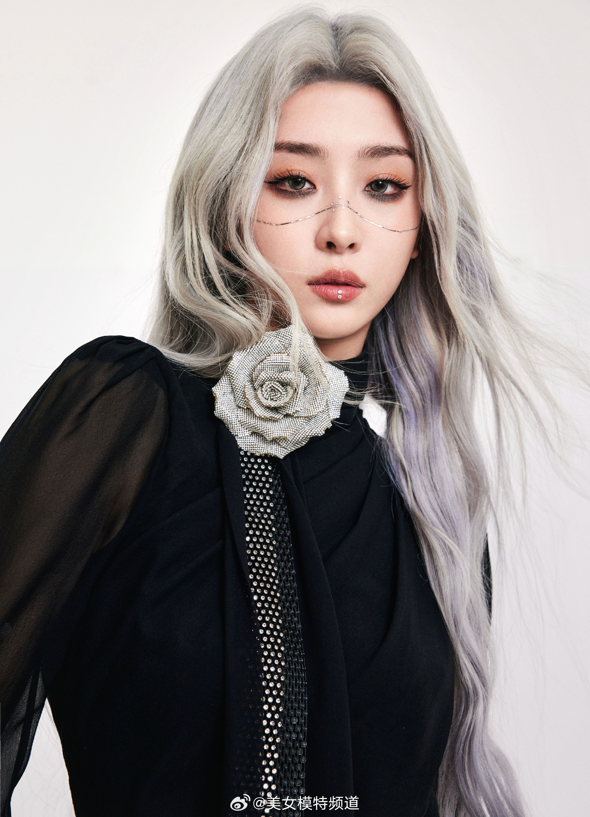 赵小棠写真大片冷酷且柔美 