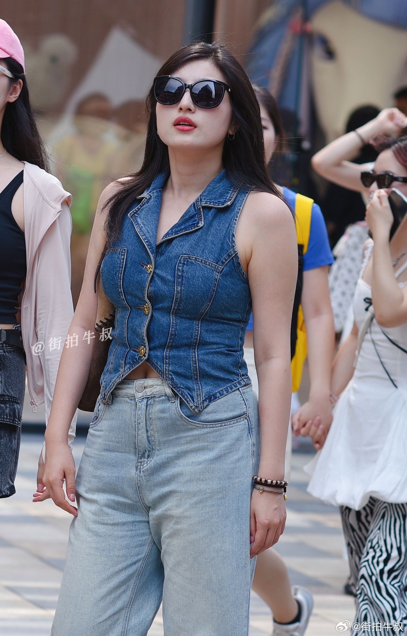 港风的牛仔马甲 