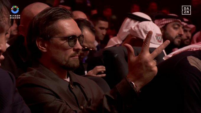 拳坛速递 奥雷克桑德-乌西克Oleksandr Usyk：给你个手势，自己体会！