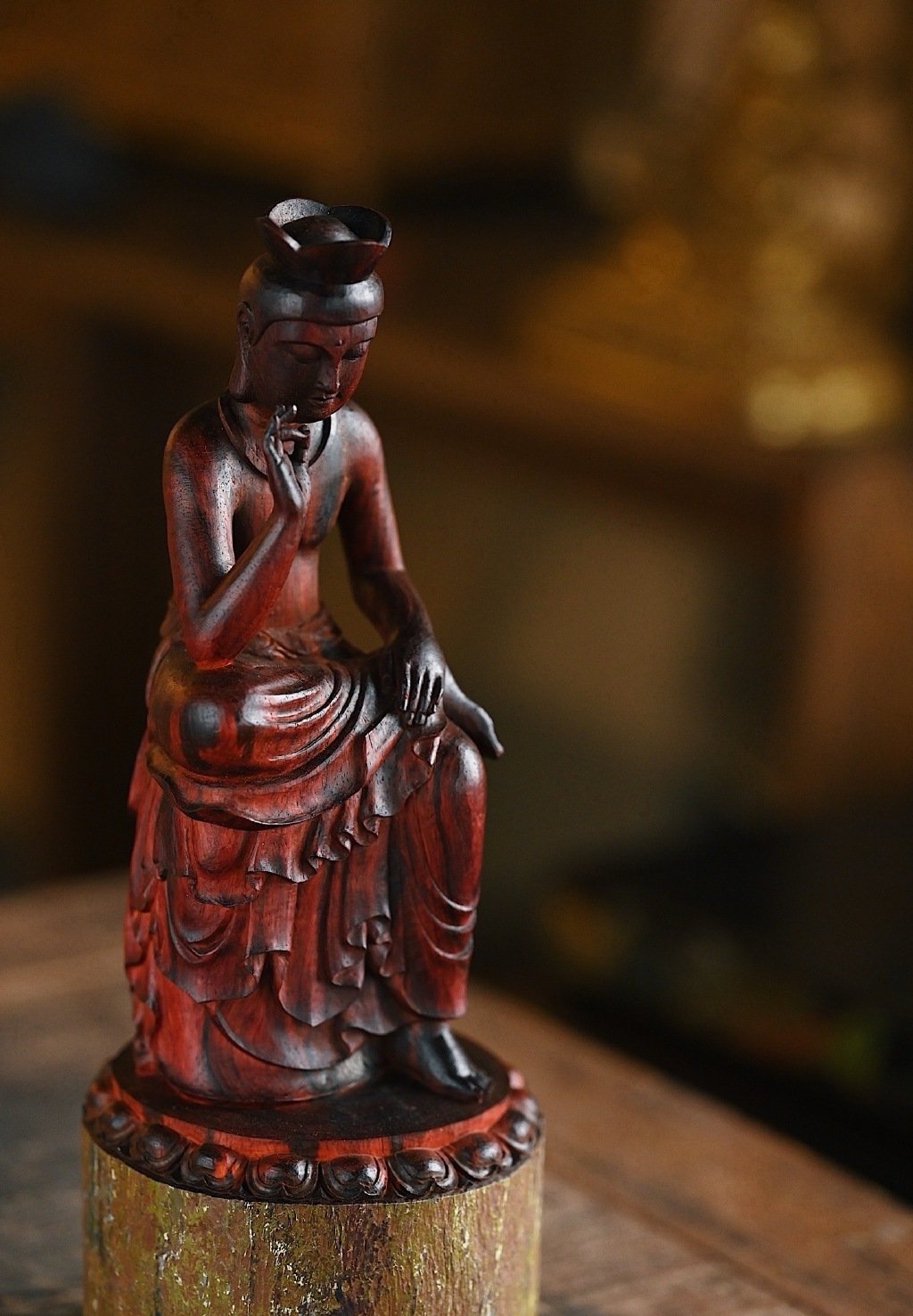 年底这段时间操作上最好别追涨，感觉都是跌几天猛地反弹一天。这样如果大涨追很容易吃