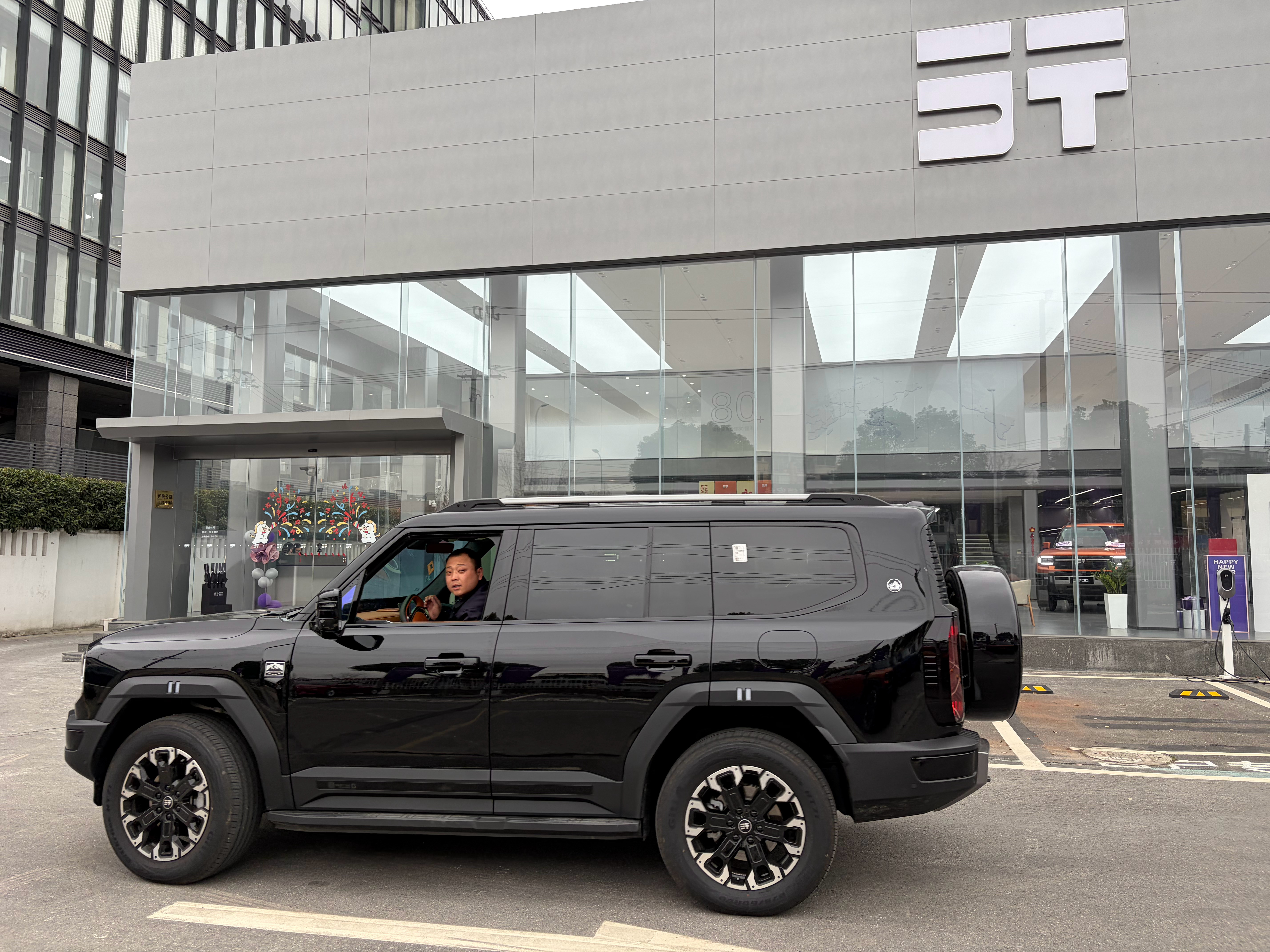 G700 也首保了哈哈哈哈哈！我蹭了免费咖啡 大哥蹭了免费电完美的一天佑酱的纵横