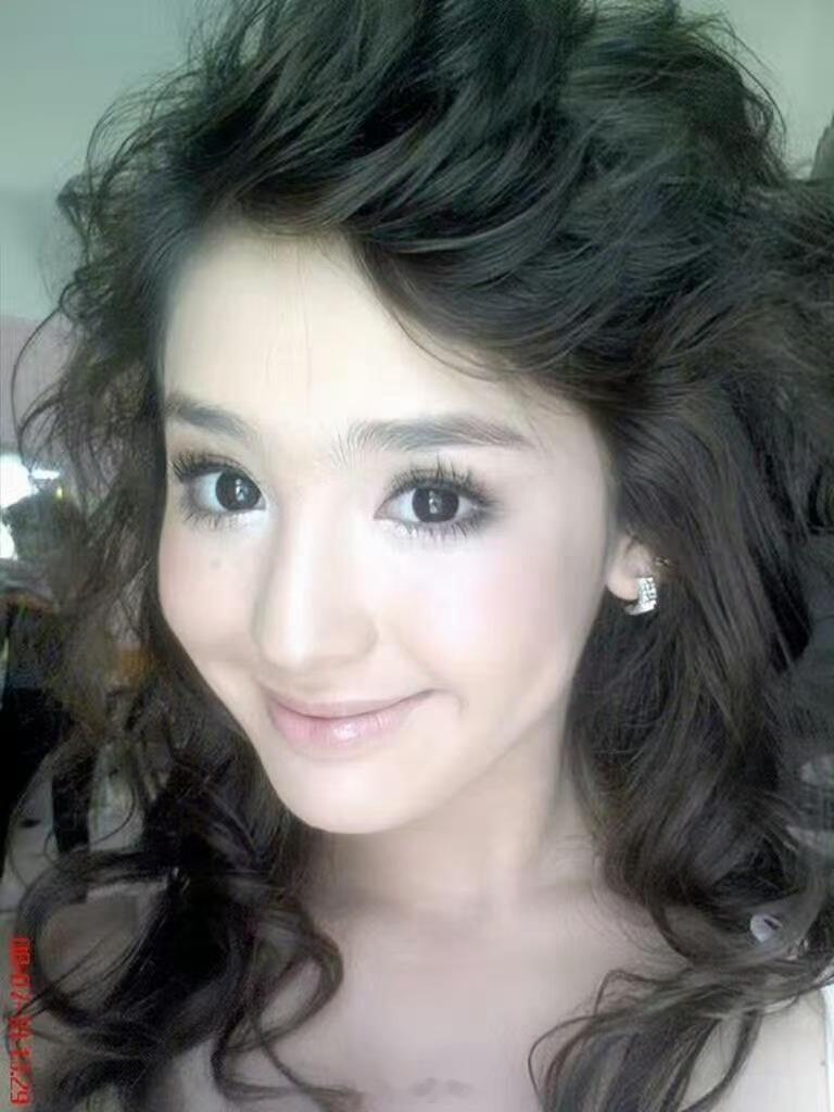 16岁的娜扎16岁的娜扎像极了俄罗斯姑娘…… 