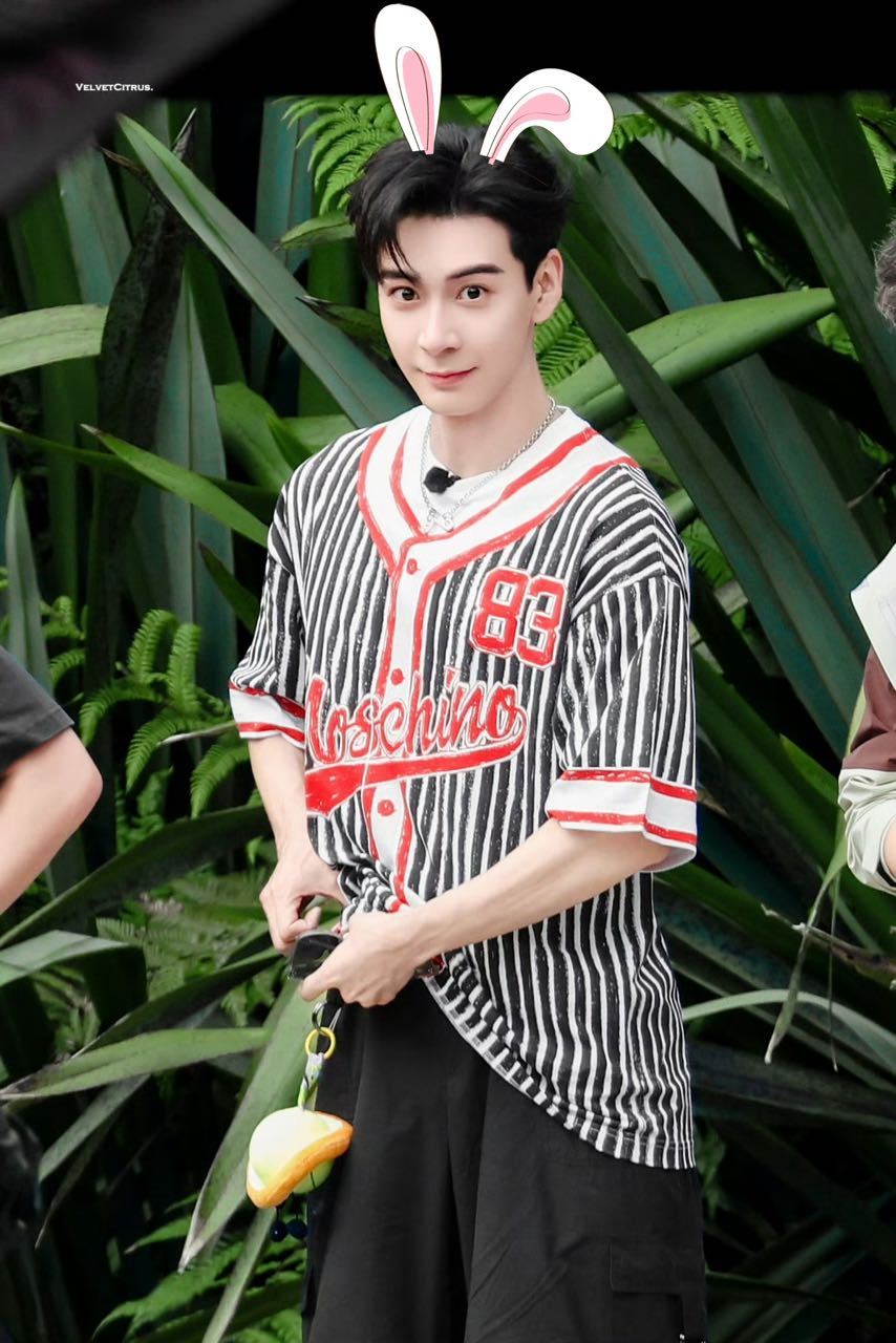 虽然这个学期会累亖在讲台上，但我一看守护站发的生贺活动，感觉老糙手都不受控制的就