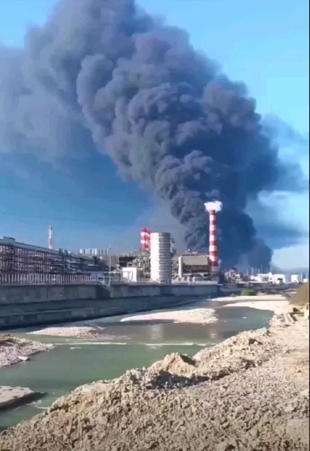 欧洲新闻网报道，当地时间11日，乌克兰国防部网站发布视频，宣称当天乌军无人机特战