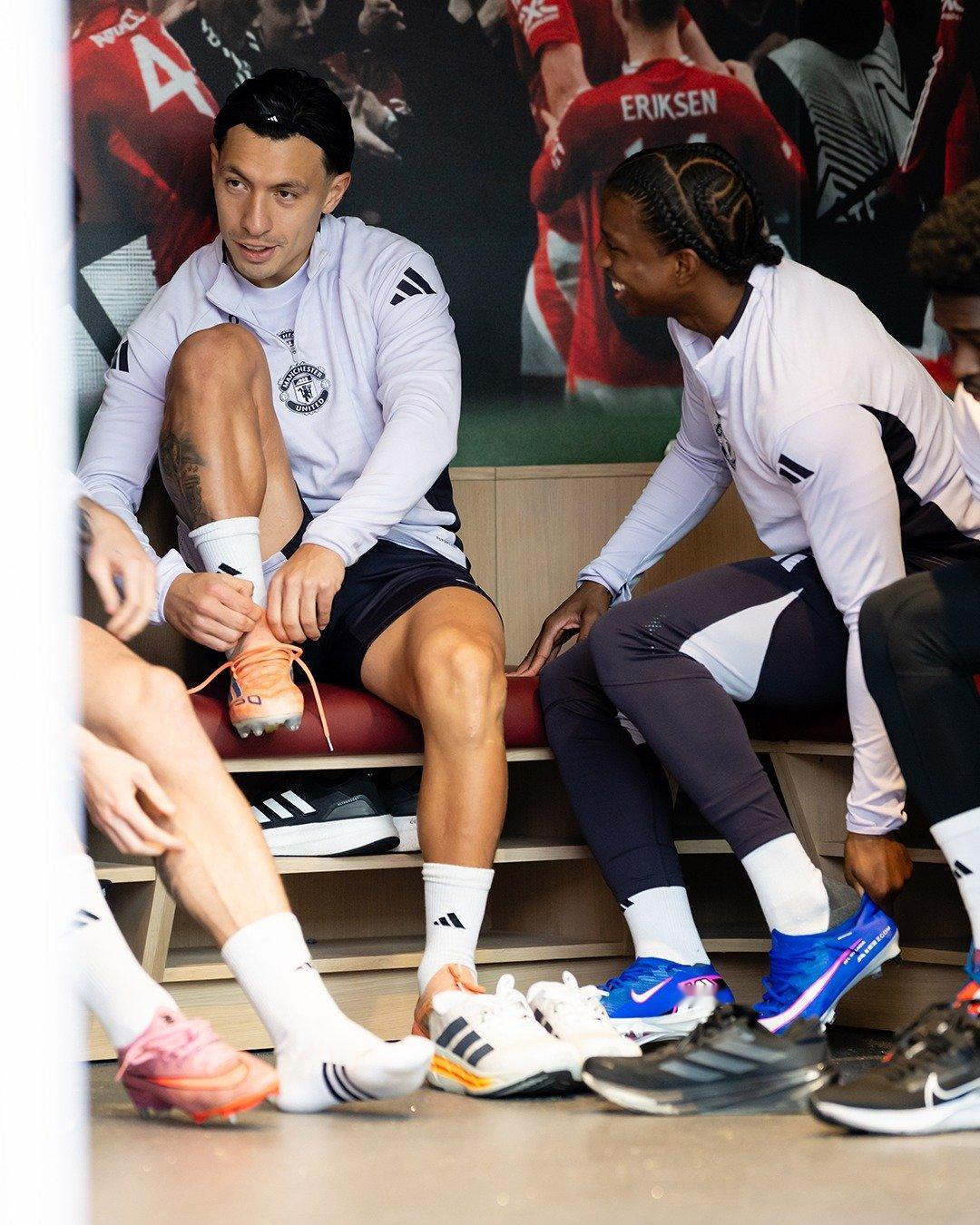 为红魔而生曼联25/26赛季全新训练系列来袭，正品保障，点击链接打开手淘即可入手