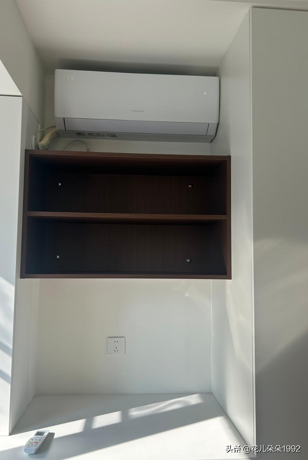 空调装成这样，制热特别差，制冷也不好。不是尺寸问题，是这样热气回流不了，热风吹不