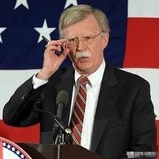美国前国家安全顾问约翰·博尔特今天发文说：“如果特朗普想要捍卫他的红线并维护他的