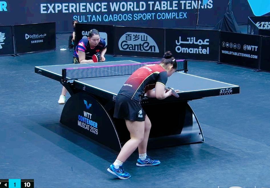 生气！何卓佳心态太差了吧！关键时刻总掉链子！

今天何卓佳打赫西，
第一局11: