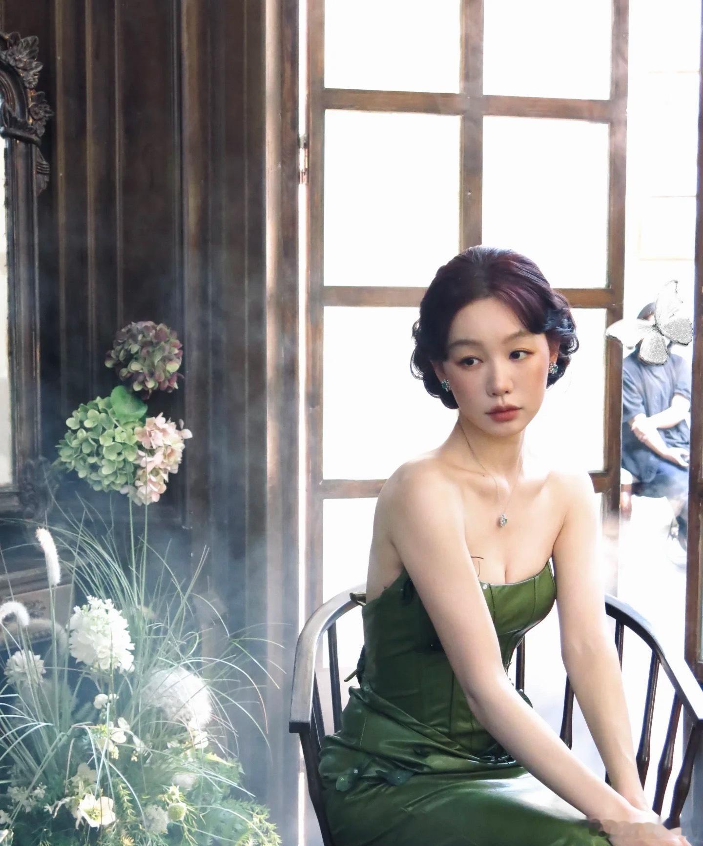 徐梦洁星光大赏妆造来喽，好像一只小精灵🧚！ 