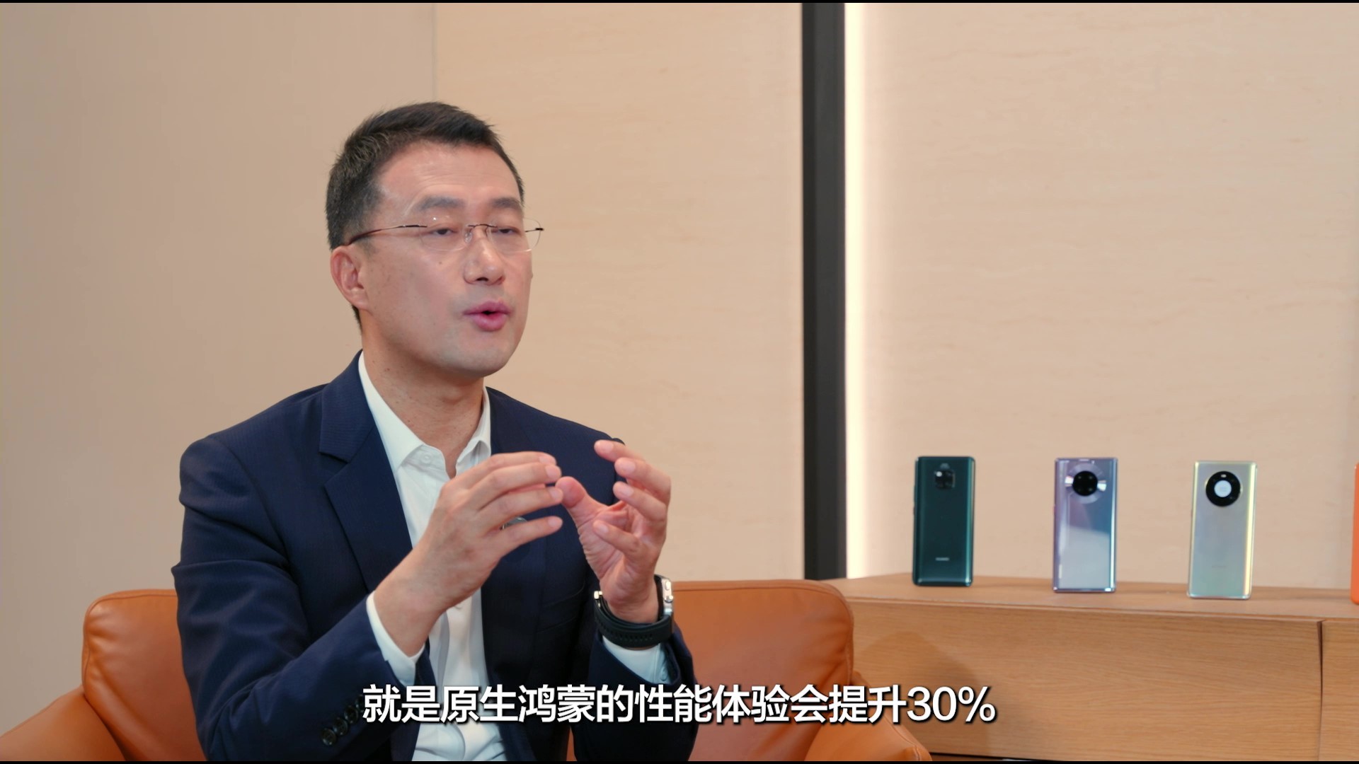 华为Mate70火到何刚上火 今天何刚在华为Mate 70系列首发时刻，亲自担任