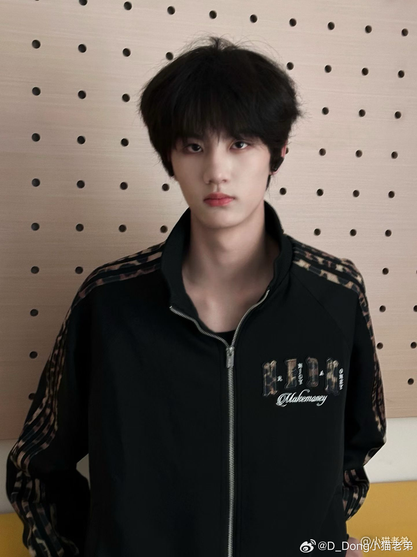 李煜东  东东怎么这么喜欢穿条纹衣服 