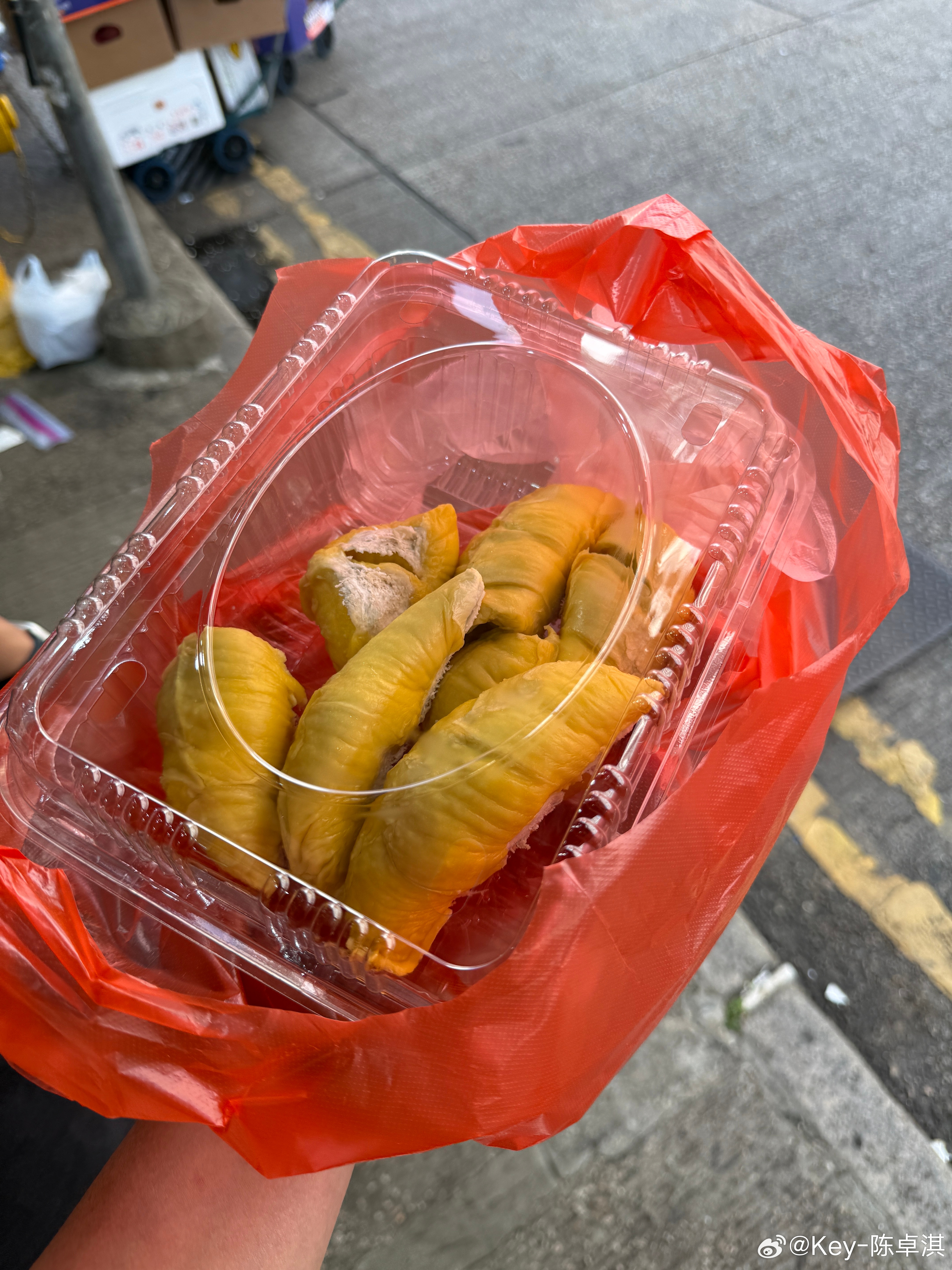 榴莲自助，两个榴莲200多两个人吃到吐 香港·油麻地果栏