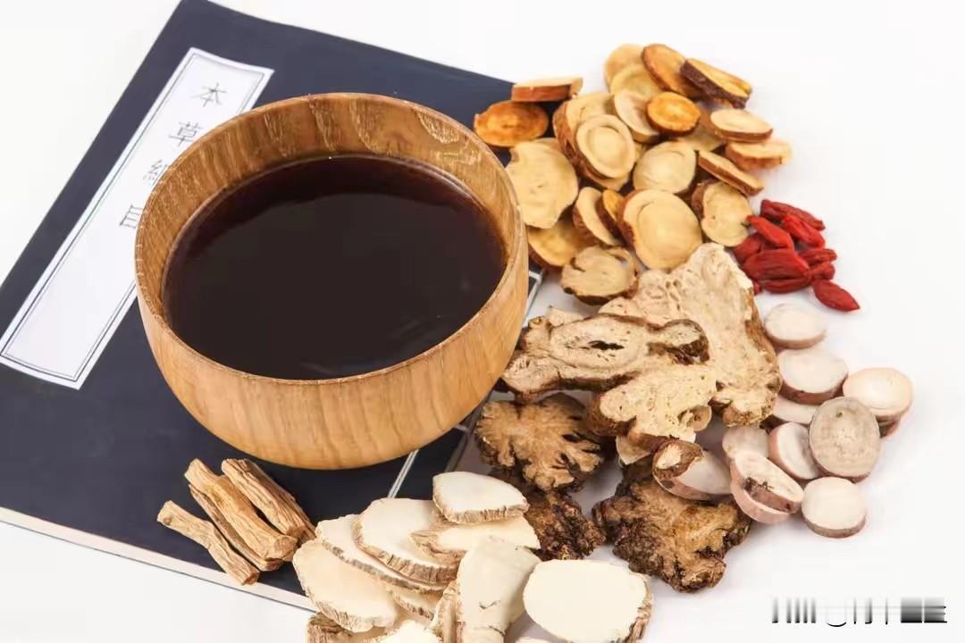 健脾祛湿三步走，助你祛湿不走弯路

食欲减退、口中黏腻，腹胀，大便不成型，身体沉