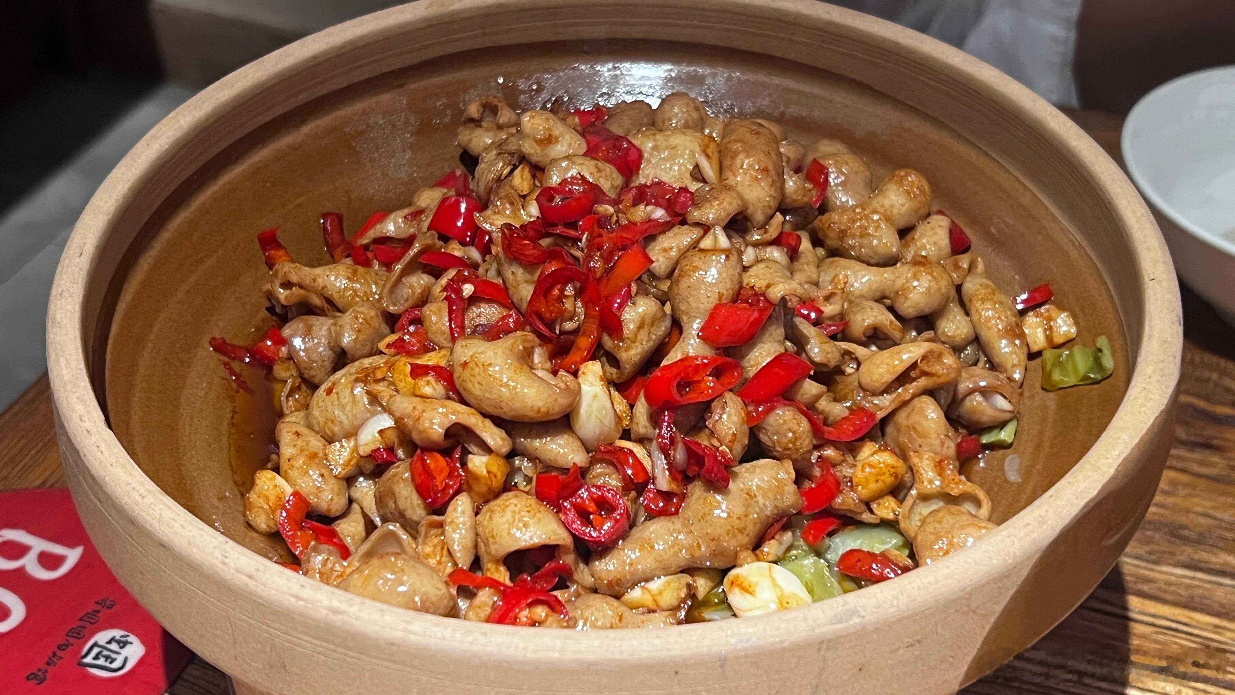 哇，这个肥肠[馋嘴]美食  ​​​