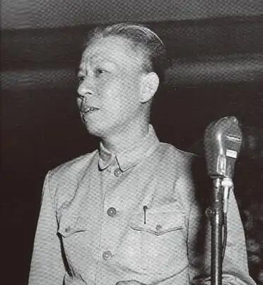1959年选举国家主席，刘少奇仅差1票全票通过，是谁没投？
1959年，毛主席决