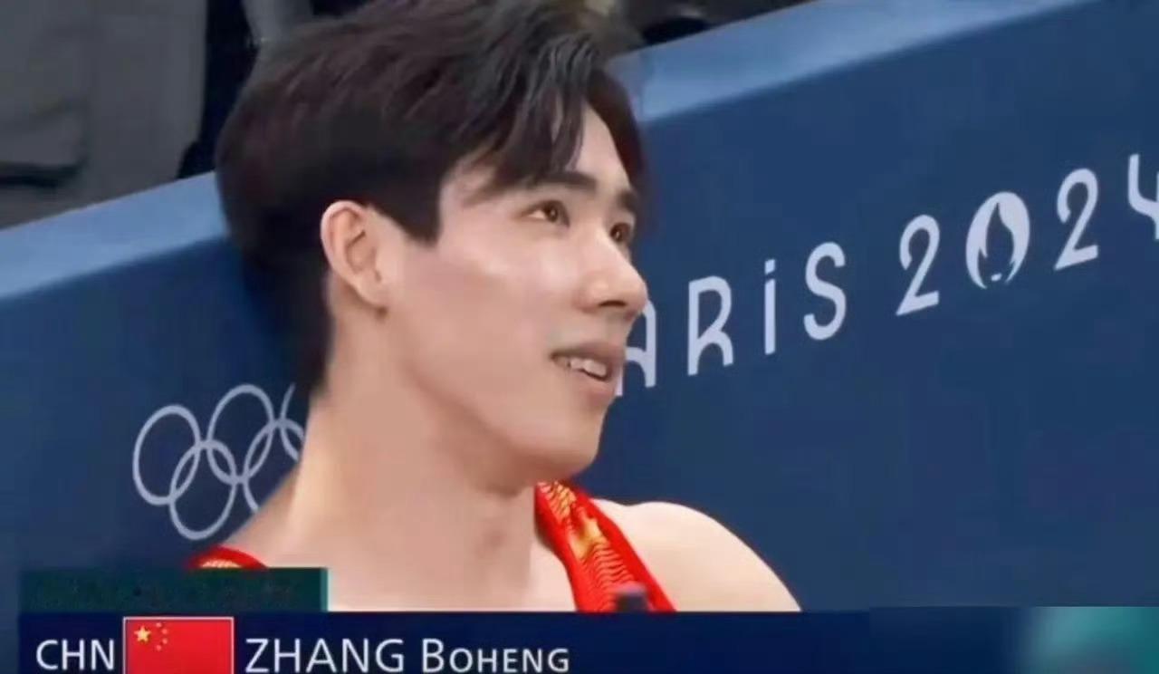 蛮希望他们俩成为闭幕式旗手的，深深体现了奥林匹克精神。可惜体操队和游戏队已经回到