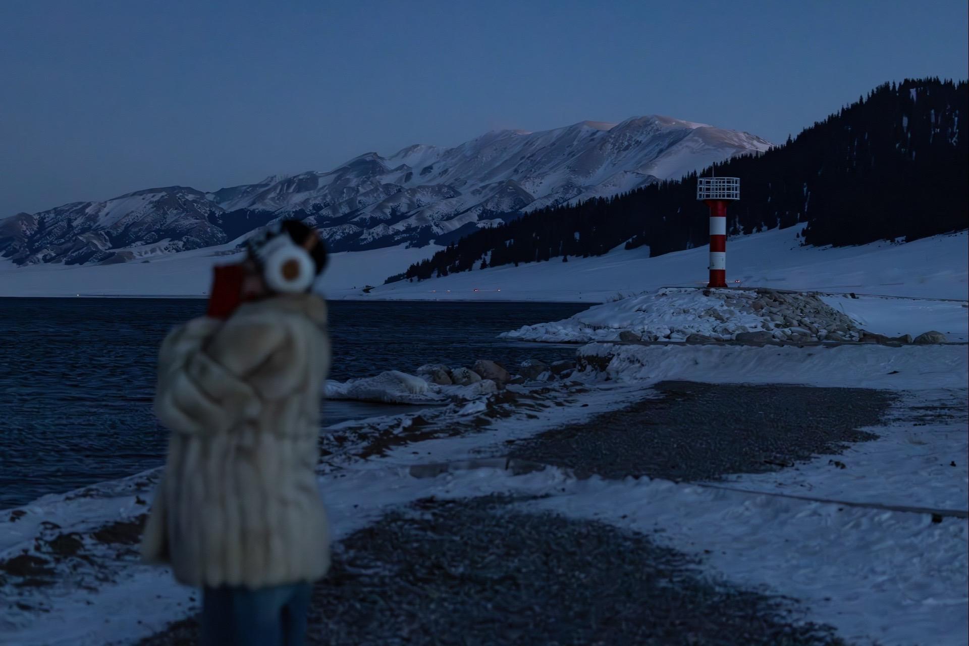 你永远可以相信赛里木湖的BlueHour.