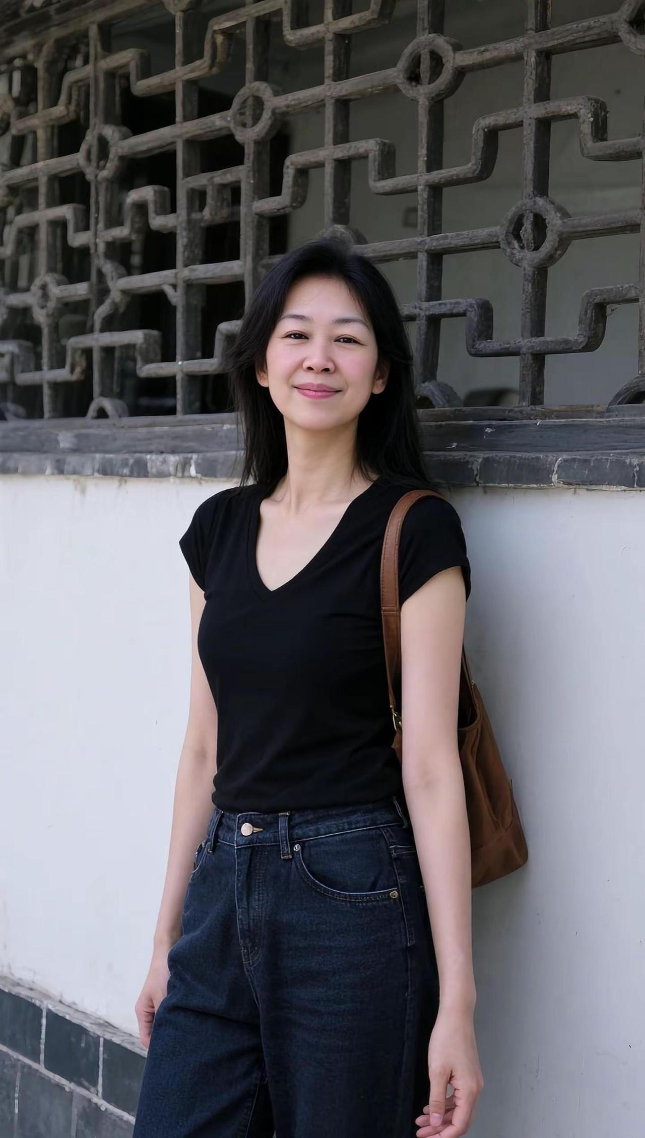 人生活着的意义是什么。AI中式生活照