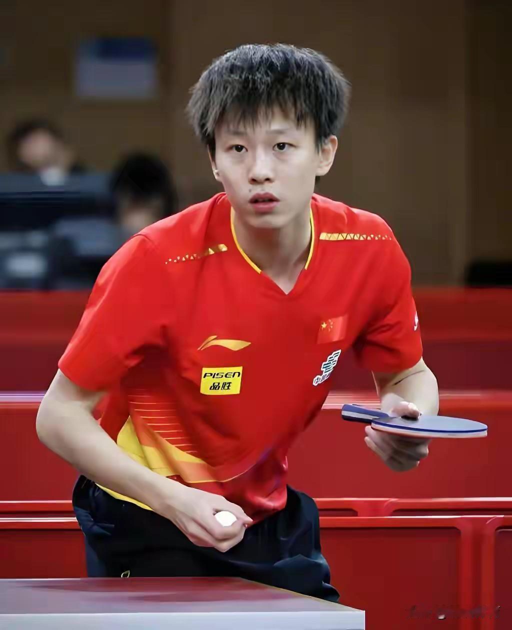 谁的帅气藏不住啦！👀
林高远出席2026广东省春节团拜会，作为广东体育代表亮相