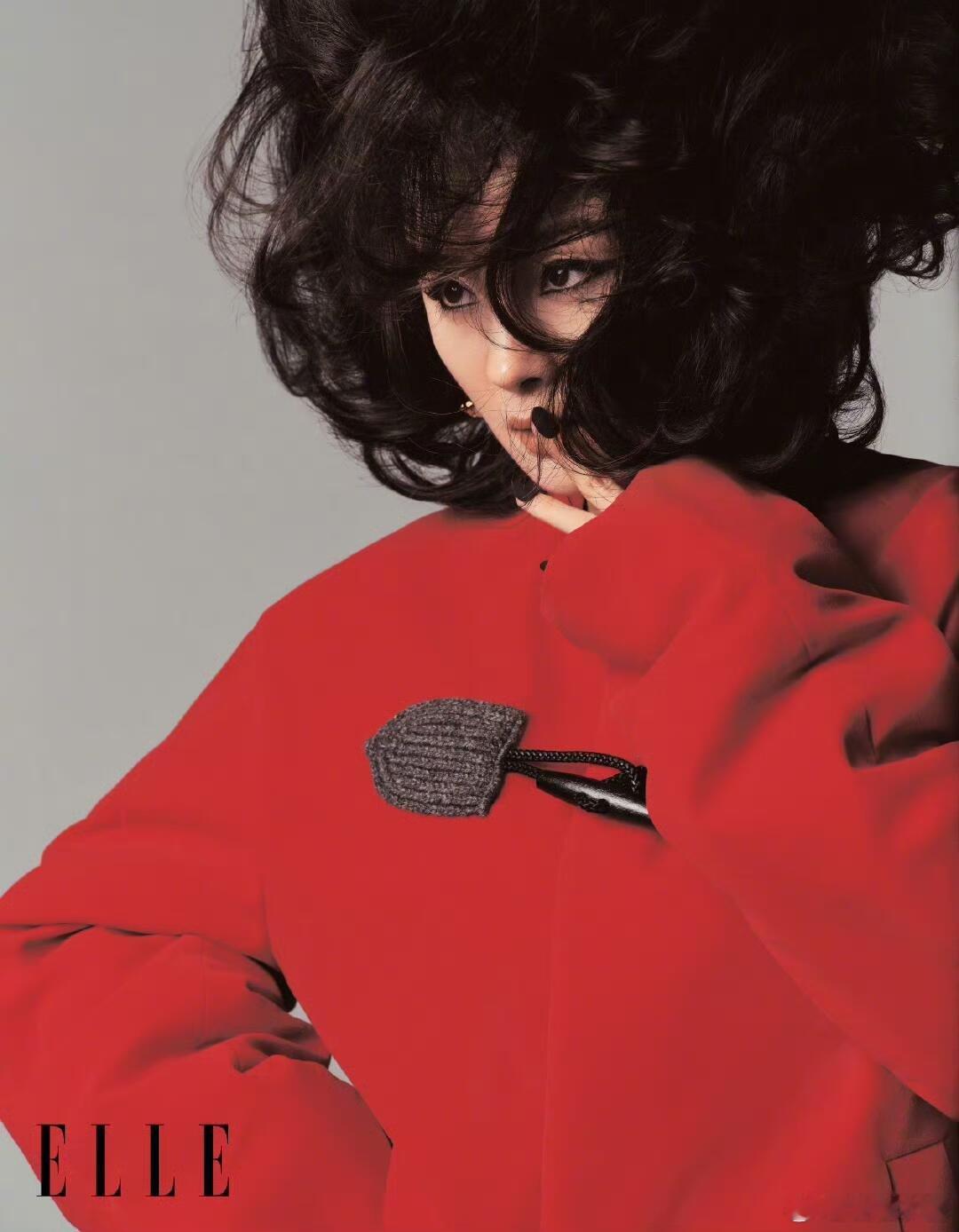 杨幂新造型太惊艳了！Prada这次玩得够大胆，高奢先锋风直接拿捏，和以前完全不一