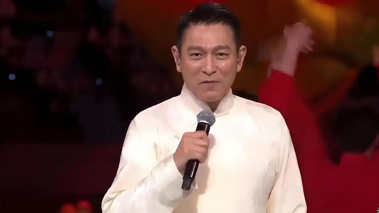 刘德华绝对是全运会的点睛之笔，而他演唱的，就有点败笔了。

《天海一心》主题曲是
