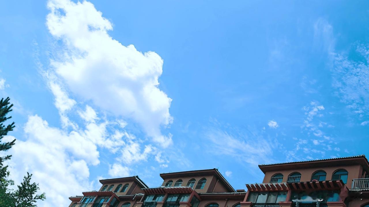 分享一张相册里随手拍的天空