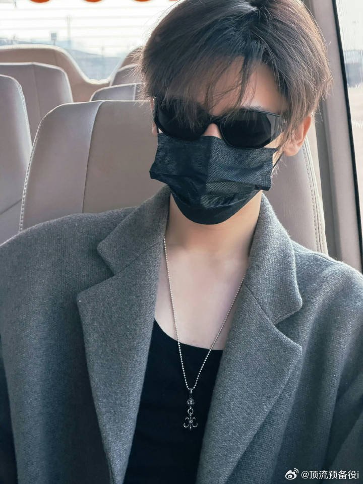 侯明昊碧血蝉云南转场自拍🤳拍摄顺利期待一番大男主杨无间