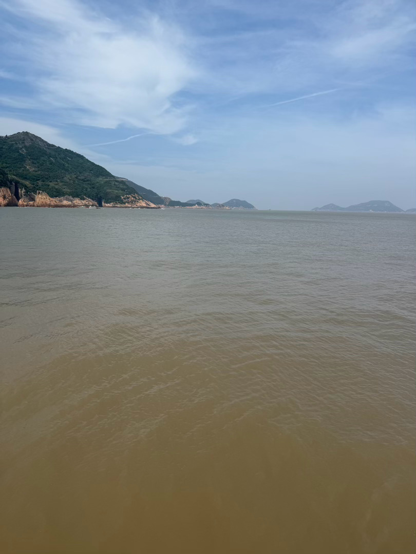台州好热好热 今天晴天海也很脏 