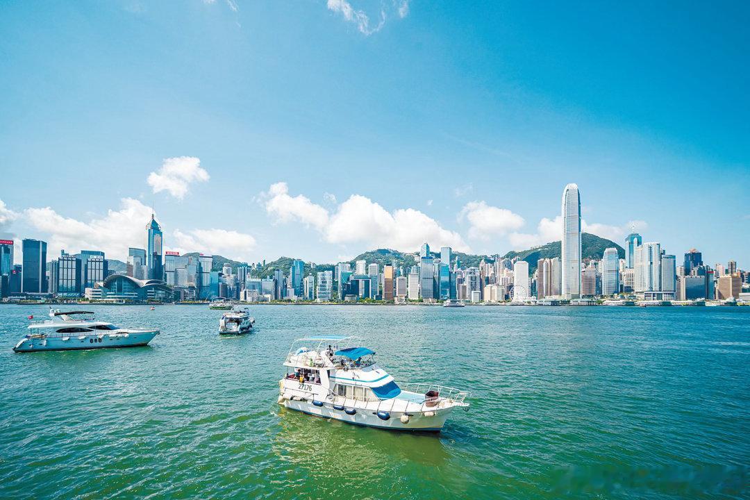 香港楼市已经走出低迷，「库存告急、人多楼少」的时代正式回归。香港的三大片區庫存同