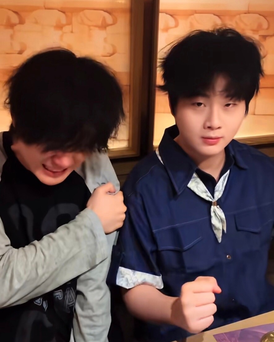 “嘘嘘…高越 你这样会吵到别人”真的不是在养小狗吗 