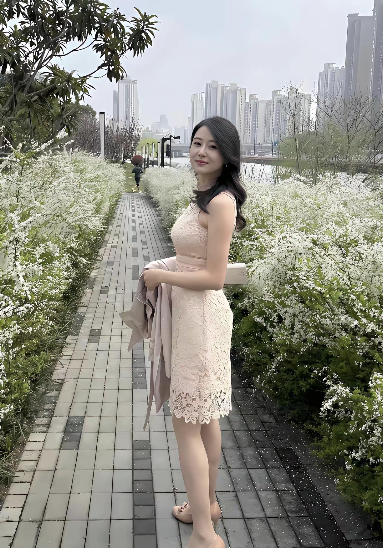成熟有韵味的美女
知性之美
时尚优雅的气质魅力型女人