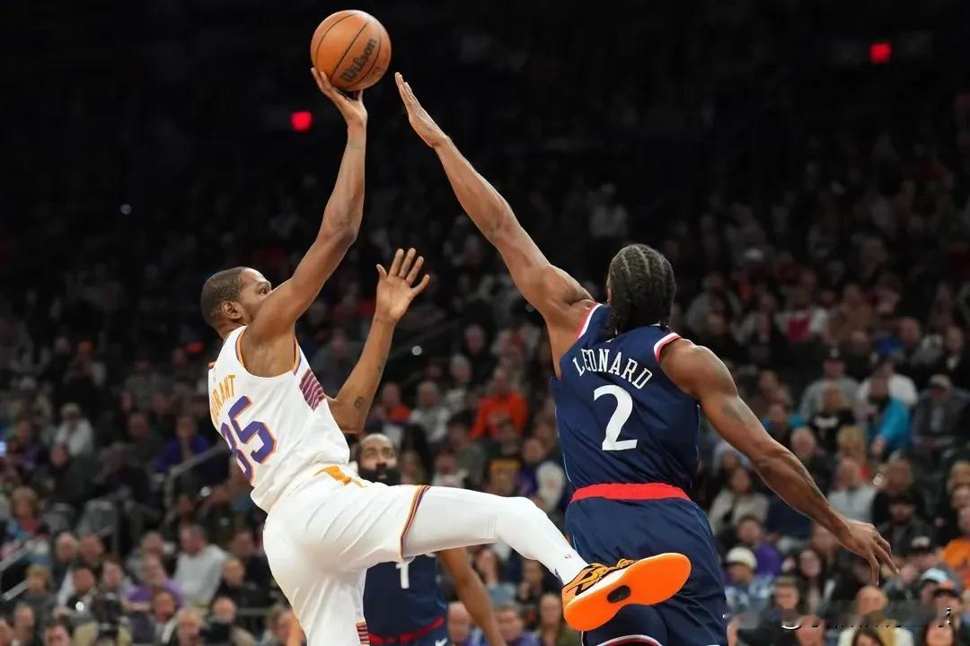 强势介入！快船交易杜兰特筹码出炉，5换1绝对不吃亏！
 
在NBA的休赛期，交易