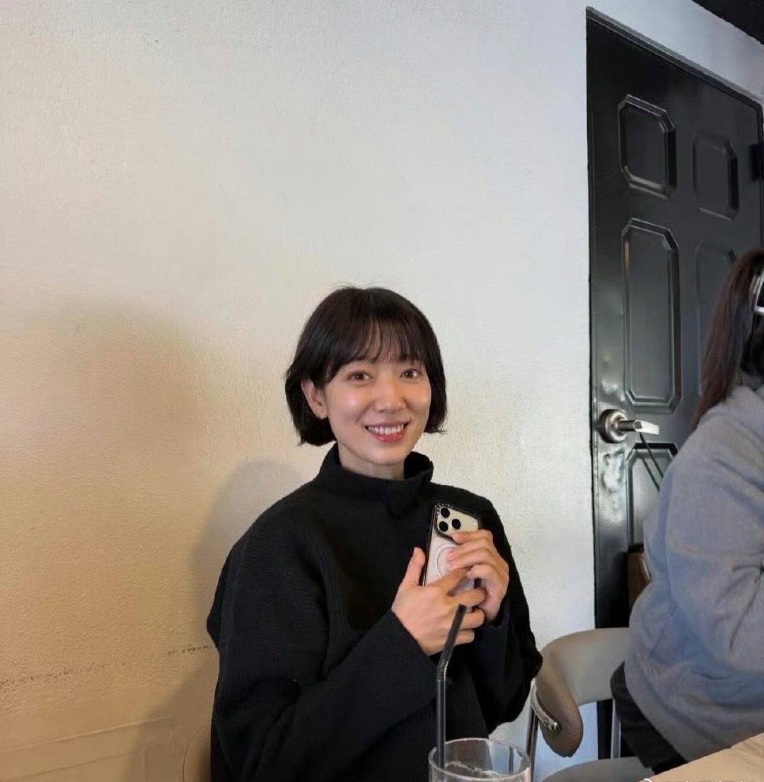 这个tag大可不必吧！她从童星出道！一路靠着清新长相和扎实演技圈粉！"初恋脸"是