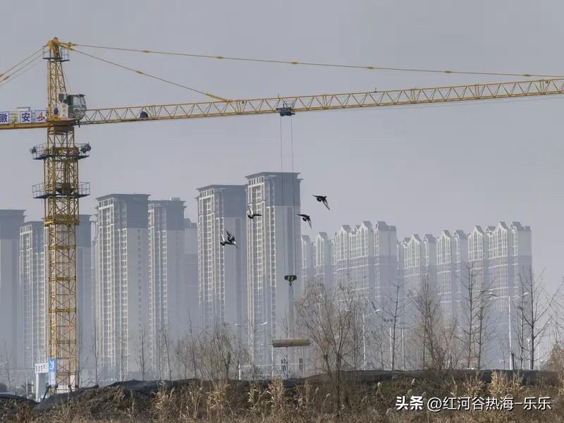 今年国家继续鼓励消费，大宗商品价格也有往上走的趋势。这背后，其实是一个信号。房价