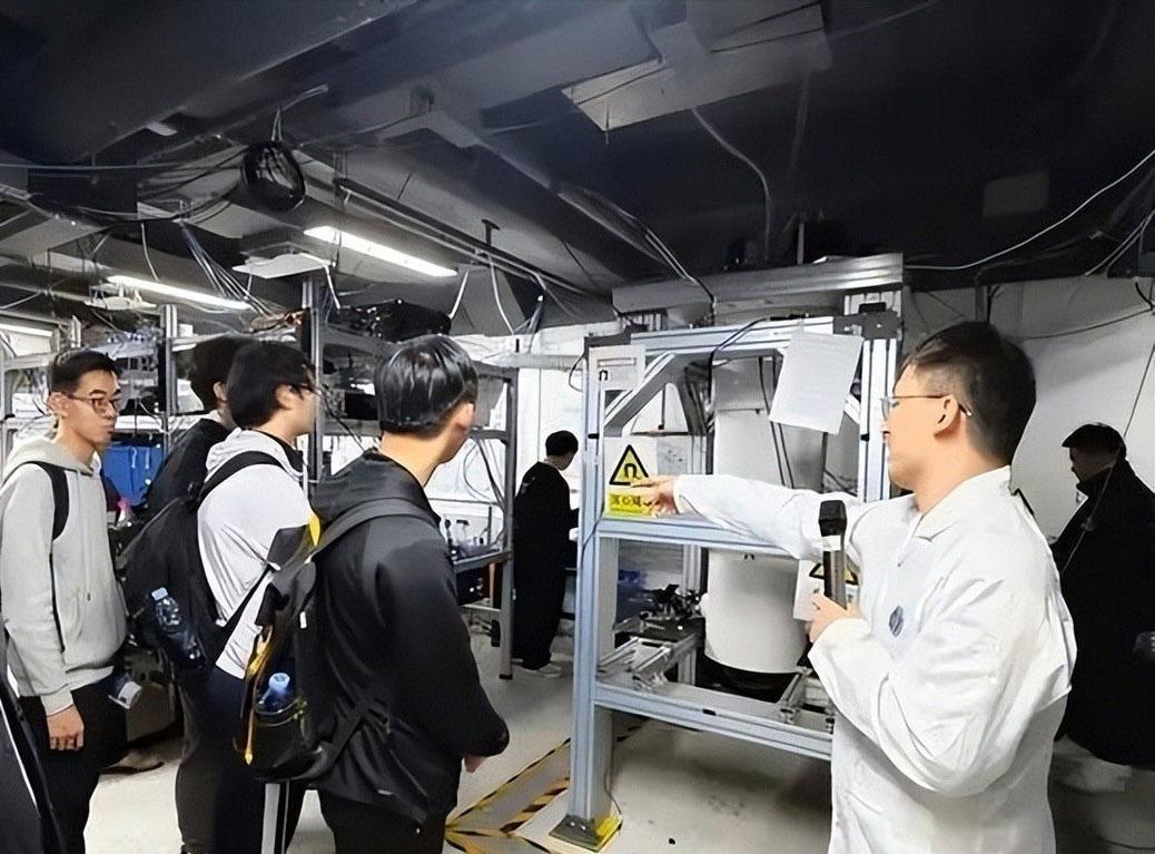 2027年倒计时：中国量子技术正在改写全球科技竞赛的剧本
你有没有想过，未来战争