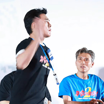 王耀庆跳uncle wang李乃文在后面就这样人可以和自己的四肢这么熟吗 