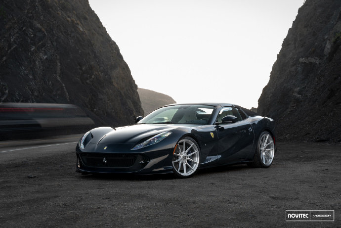 法拉利敞篷V12大GT 