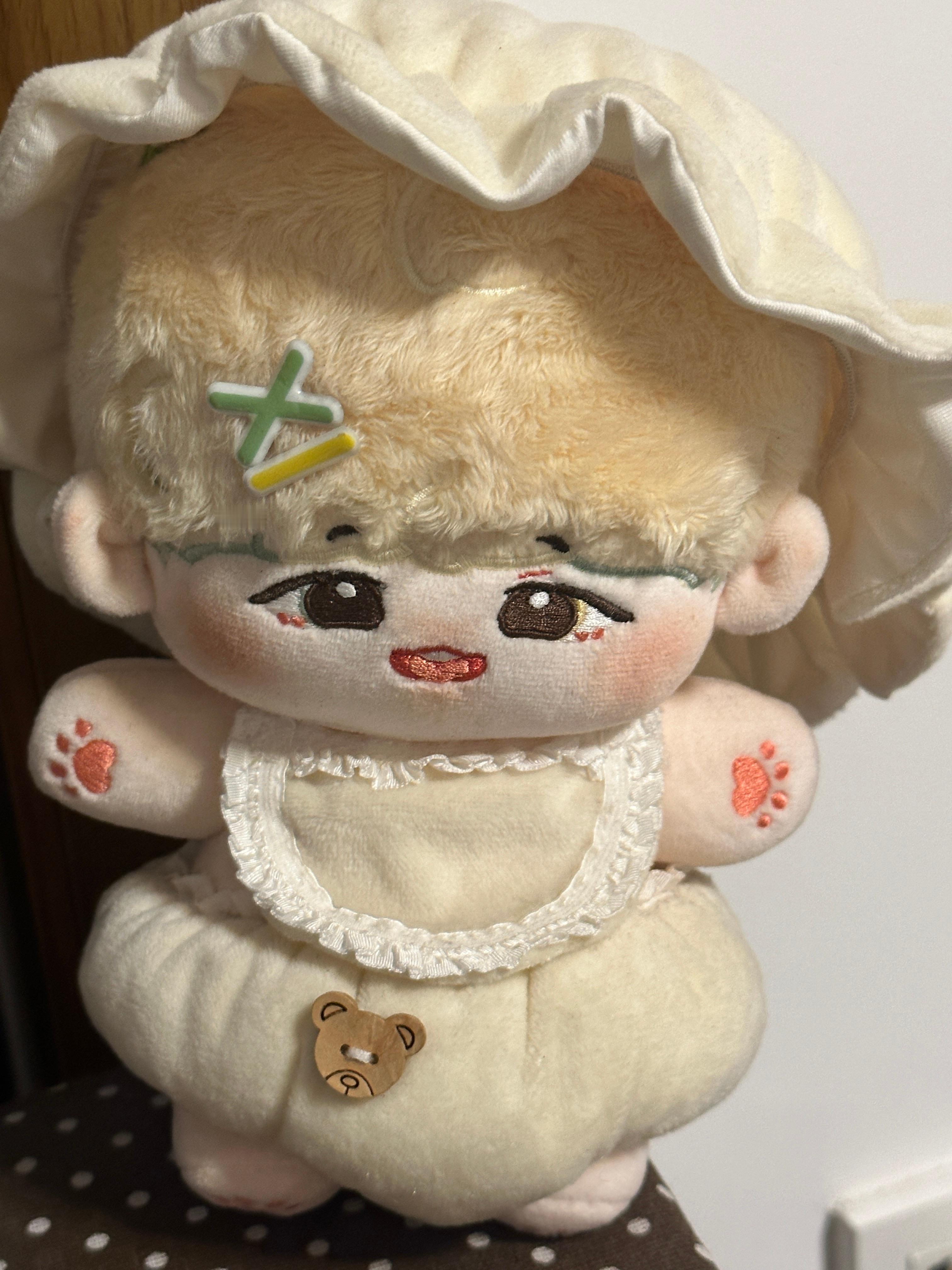 到时候娃娃发货，我给你们抽两套我手做的这种娃衣，感觉很适合我家萌东