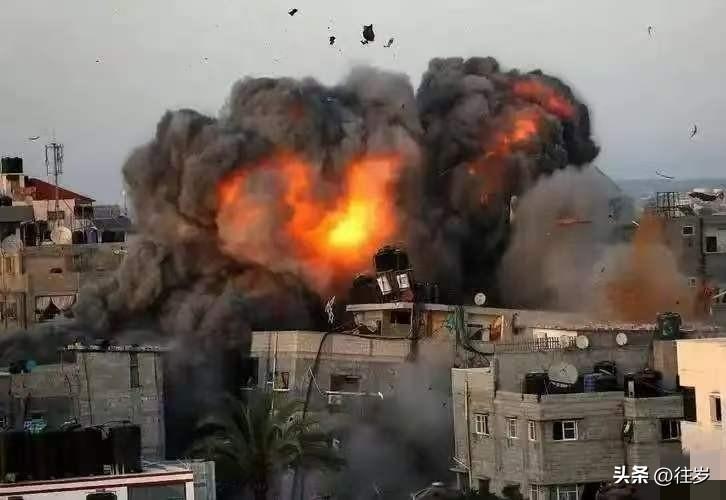 全球能源的心脏，跳不动了。世界上最大的卡塔尔液化天然气制工厂，已被火焰吞没，该工