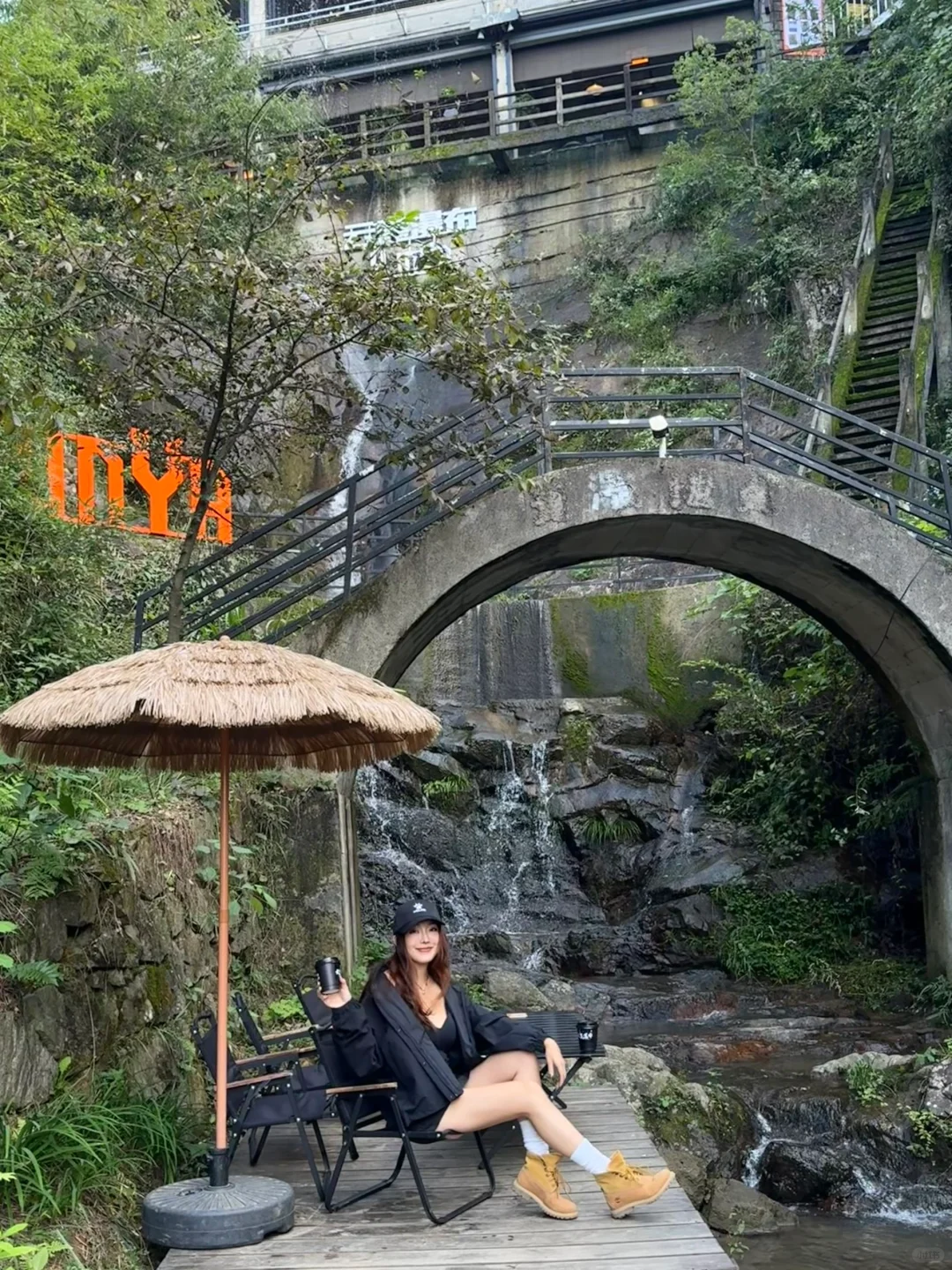 💧雨天云崖瀑布咖啡☕️探索新机位live图