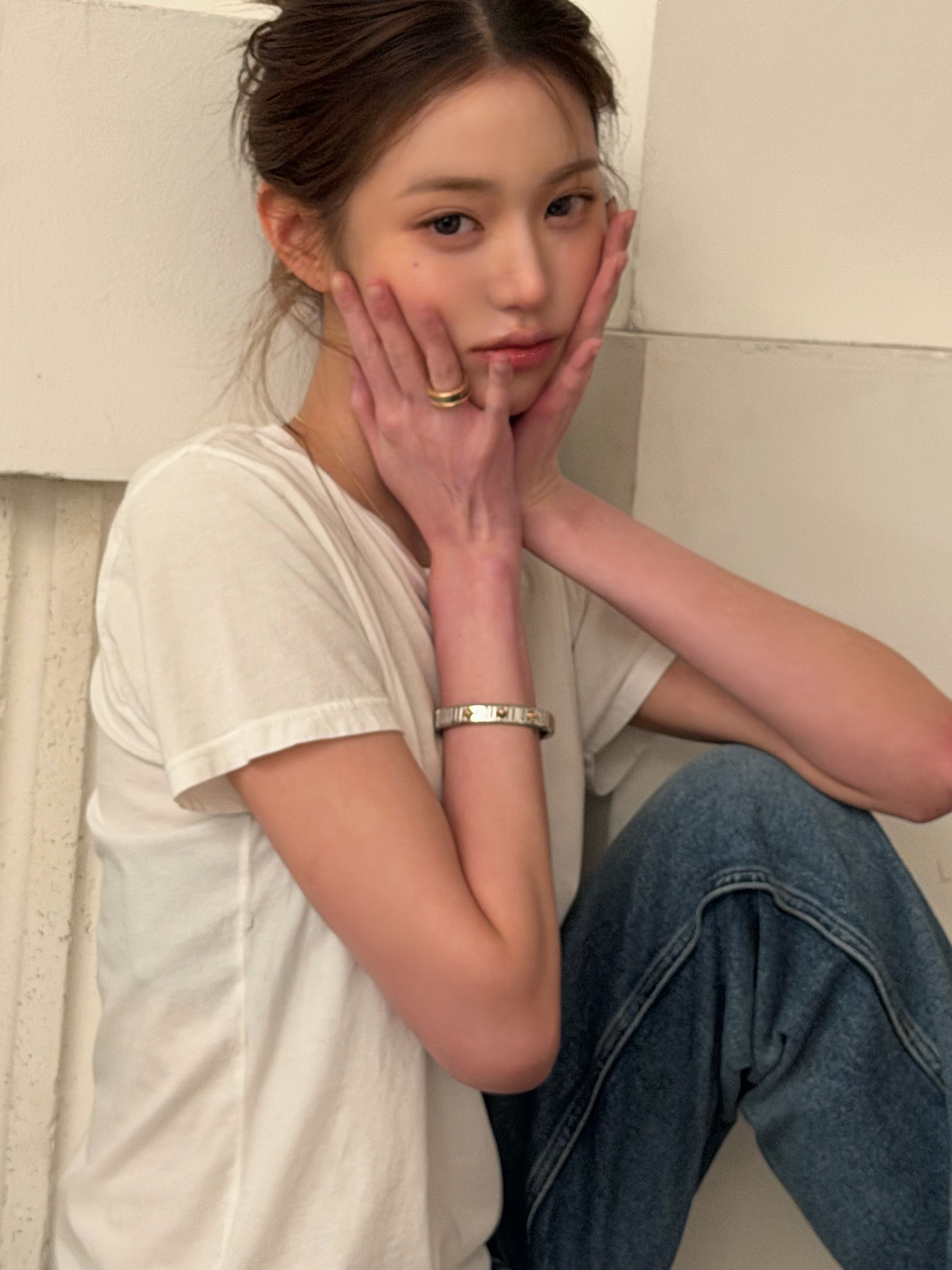 太美了真的 隔着屏幕都被迷晕了 美到这种程度真的是人类么 完美的令人震惊的程度…