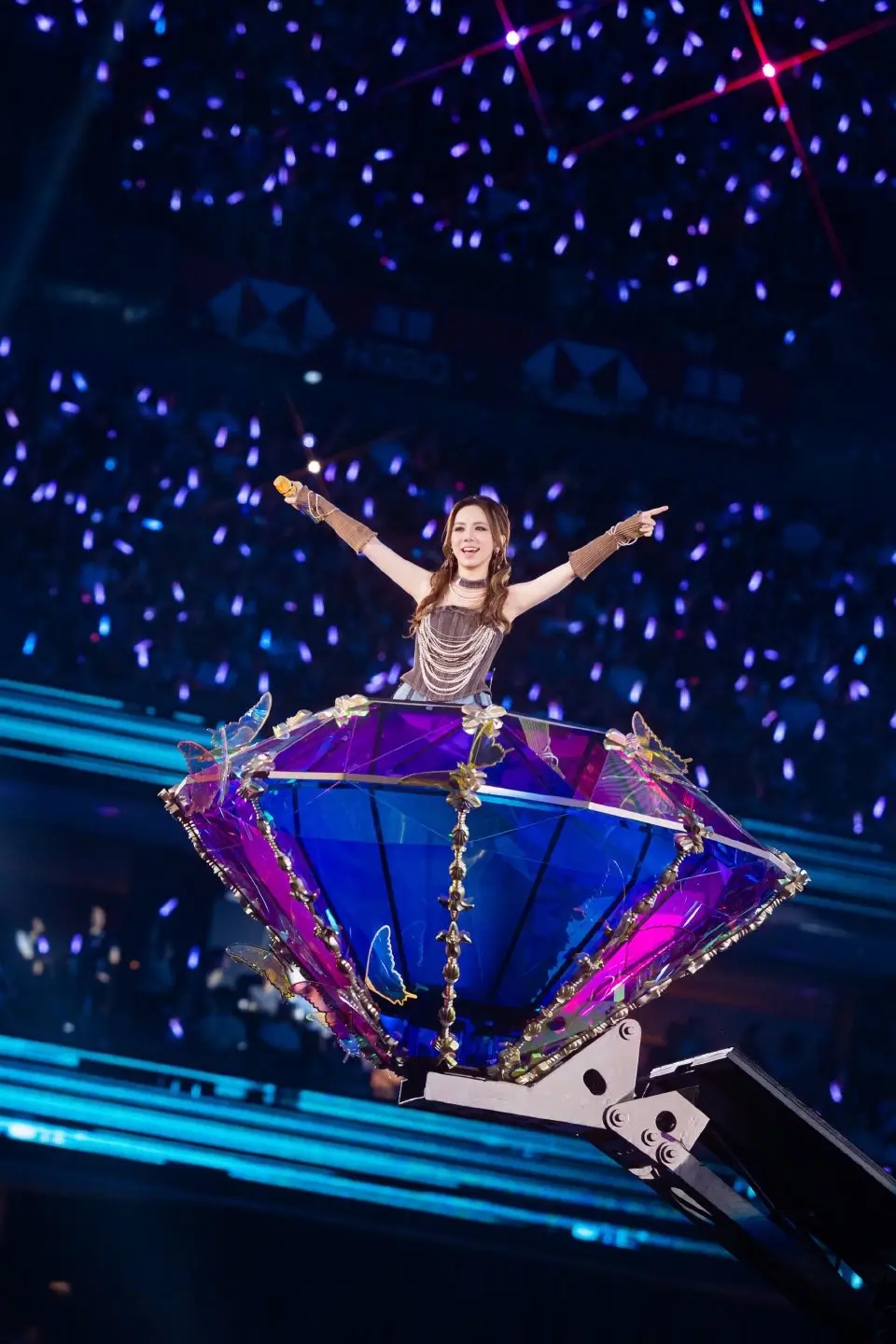 34岁正是发光的年纪 会和💎一样闪耀！