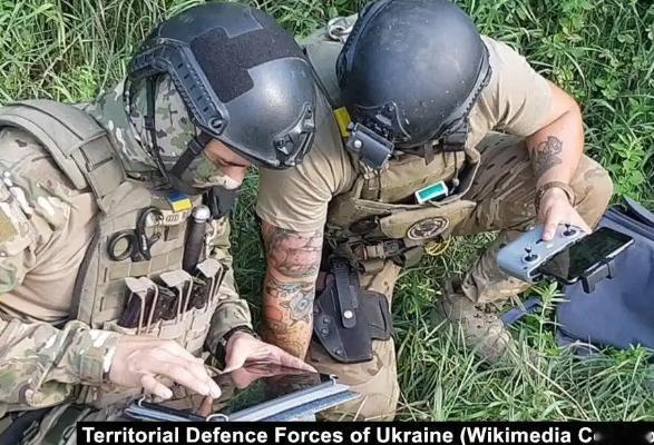 俄乌战场的较量已经烧到太空了！马斯克的星链卫星成了乌军的“保命通信器”，却也把自