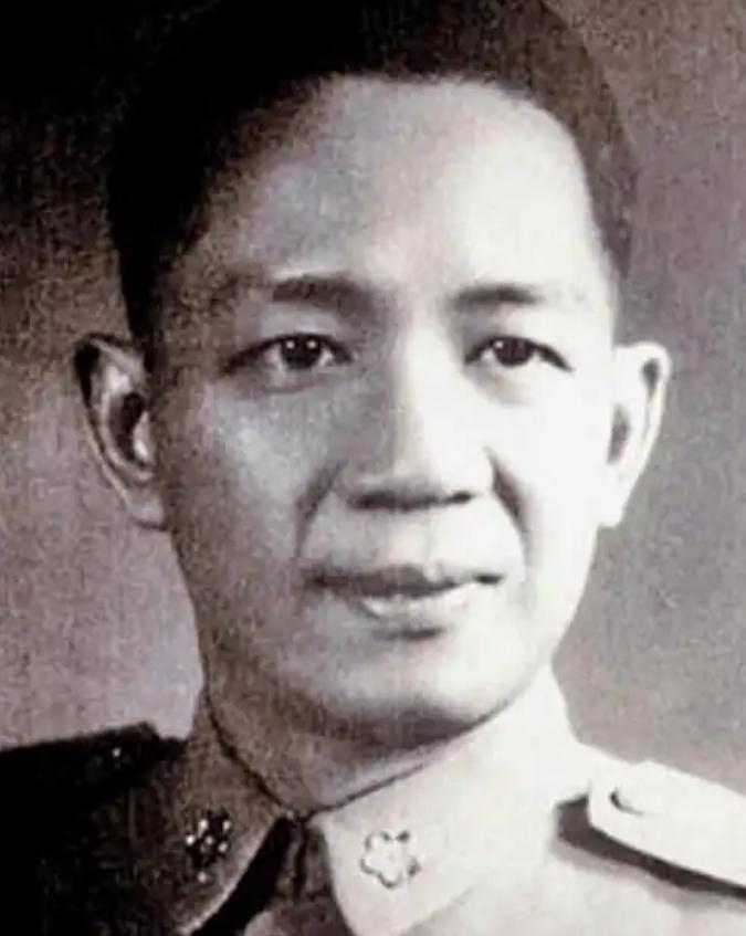 1937年，南京沦陷，一个工兵营长为活命，跑到寺庙当和尚，谁知却引起日军的怀疑，
