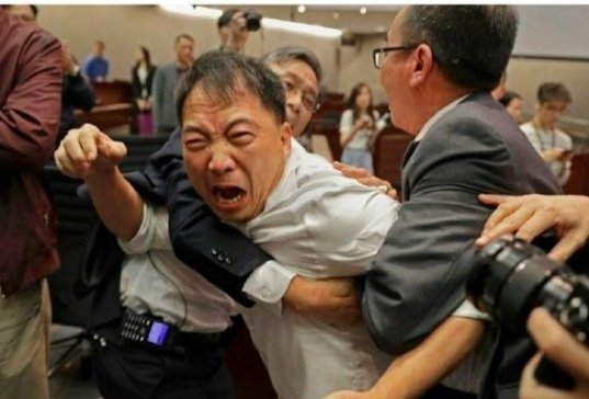 6月30日，现年63岁的乱港头目胡志伟在赤柱监狱捡肥皂53个月，刑满出狱。7月2