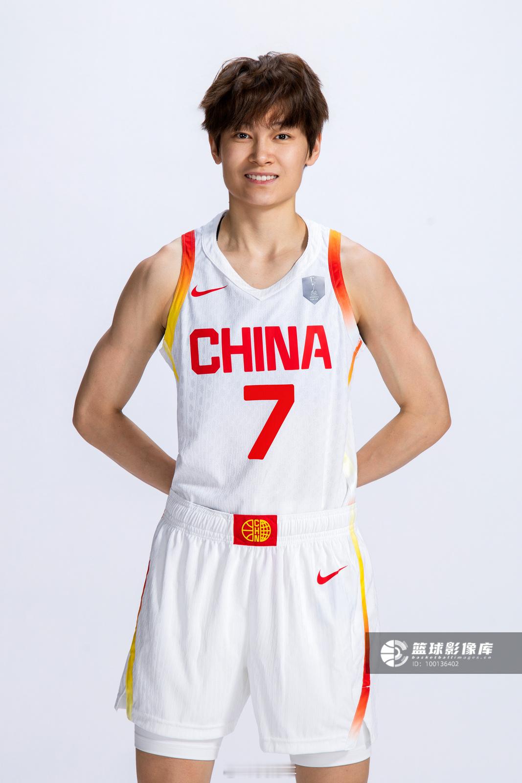 2025年女篮亚洲杯 即将开始，来看杨力维的定妆照。我的观赛搭子杨力维[超话] 
