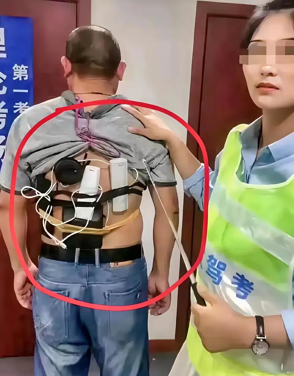 年龄大了，科目一是道坎，考个驾照不容易啊！[捂脸]
