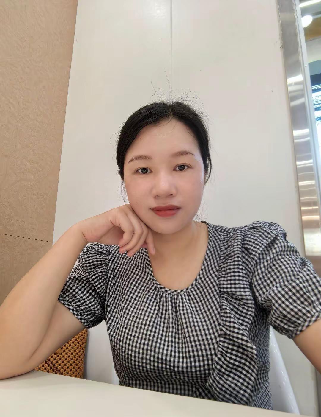 入手一双心仪的鞋子，版型、鞋跟处处合心意，上脚初穿也轻便舒适。起初只觉鞋头微微挤