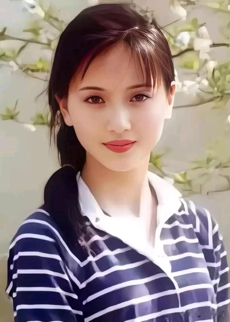 陶慧敏和陈晓旭都有各自独特的美，很难简单地评判谁更漂亮，以下是对她们的美的具体分