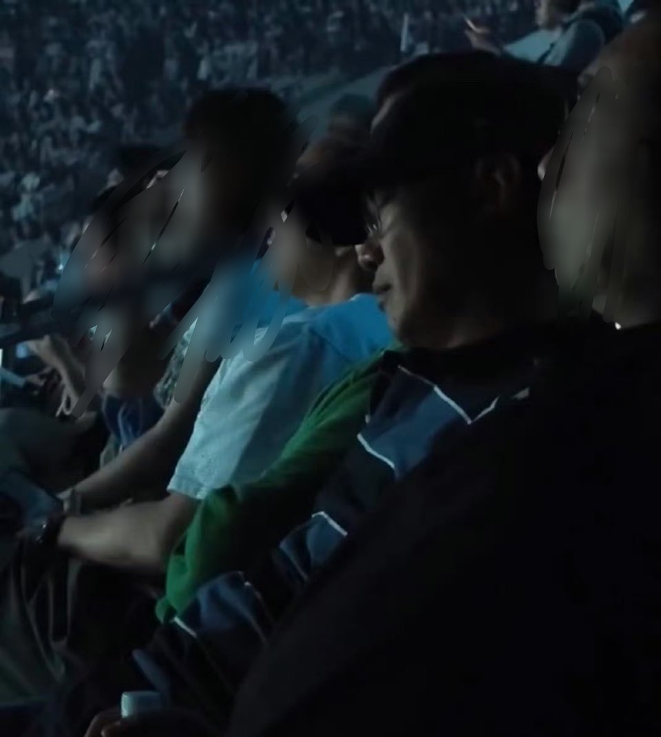 哈哈哈哈哈哈我要被笑死了陈奕迅睡着了